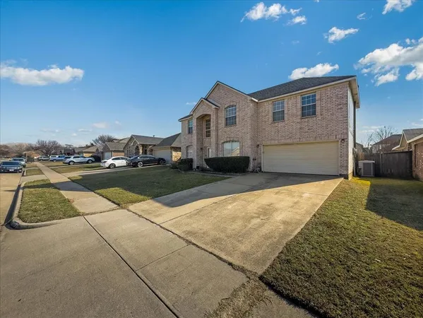 a house view with a outdoor space