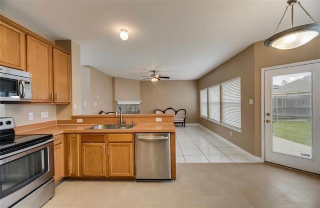 1119 Gaines Mills Road Grand Prairie, TX 75052 - Photo 6 of 17