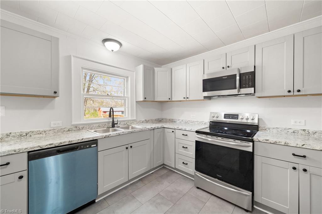 1561 Handy Road Denton, NC 27239 - Photo 11 of 45