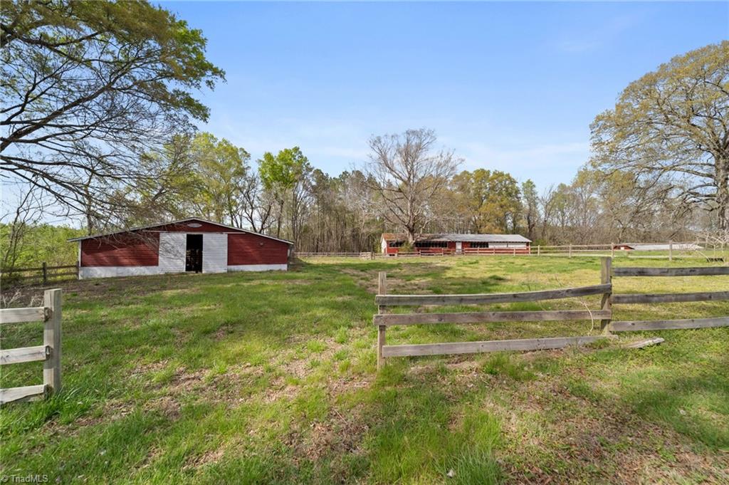 1561 Handy Road Denton, NC 27239 - Photo 8 of 45