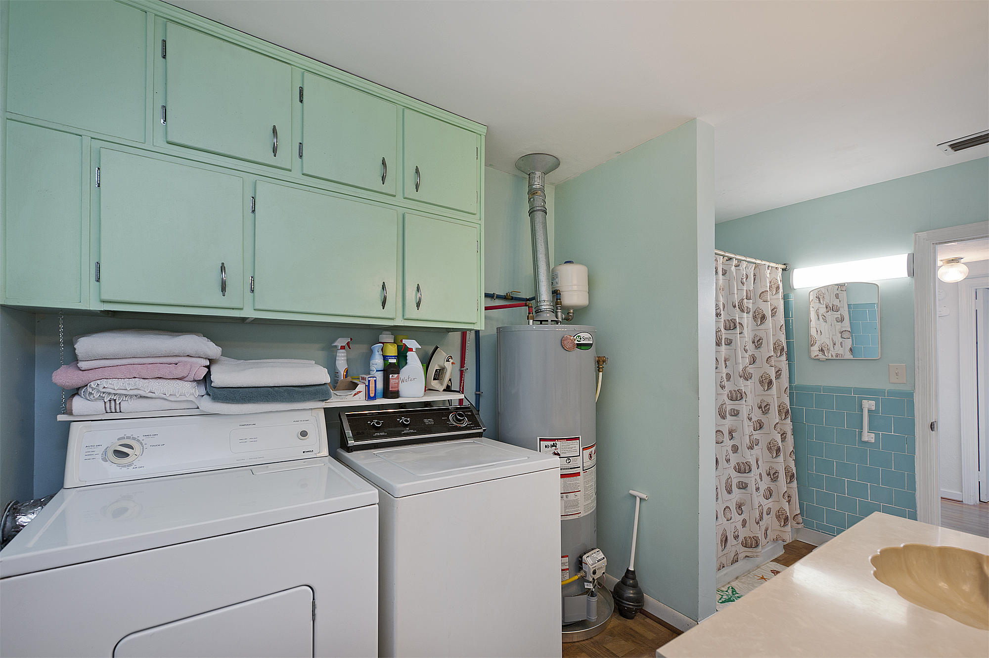 305 Okaloosa Road Northeast Fort Walton Beach, FL 32548 - Photo 11 of 26 a view of washer and dryer