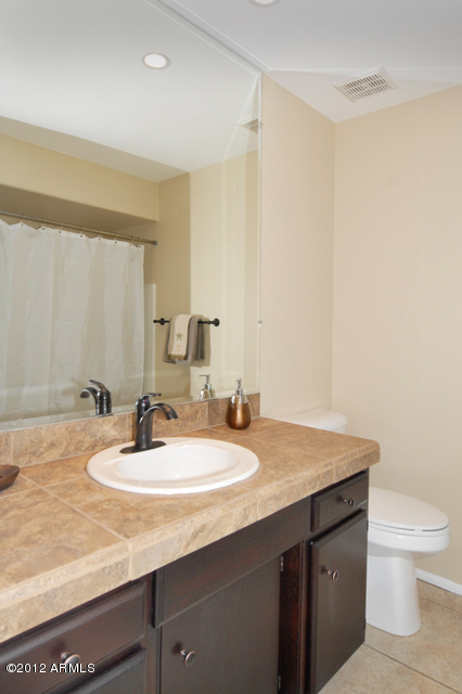 2432 East Lamar Road Phoenix, AZ 85016 - Photo 12 of 16 11