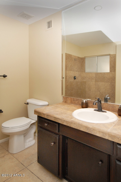 2432 East Lamar Road Phoenix, AZ 85016 - Photo 14 of 16 1
