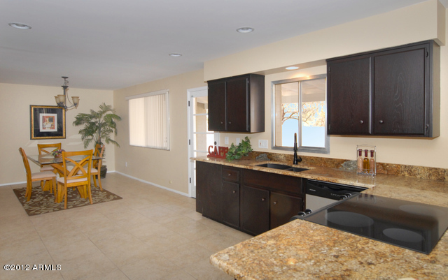 2432 East Lamar Road Phoenix, AZ 85016 - Photo 4 of 16 1