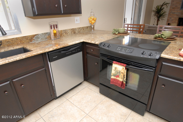 2432 East Lamar Road Phoenix, AZ 85016 - Photo 7 of 16 1