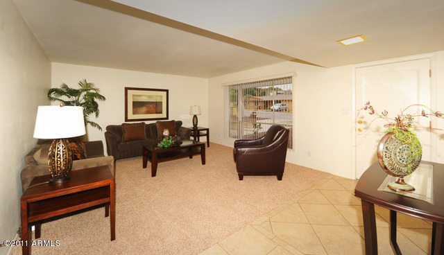 2432 East Lamar Road Phoenix, AZ 85016 - Photo 8 of 16 living