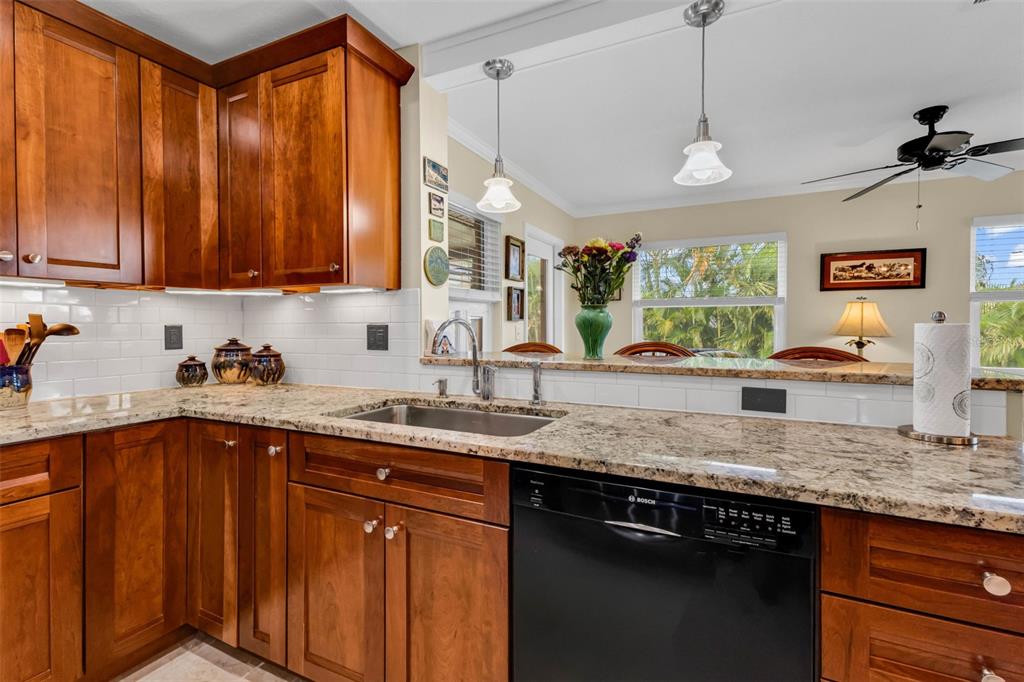 960 Porpoise Road Venice, FL 34293 - Photo 6 of 42 Gallery Image 6