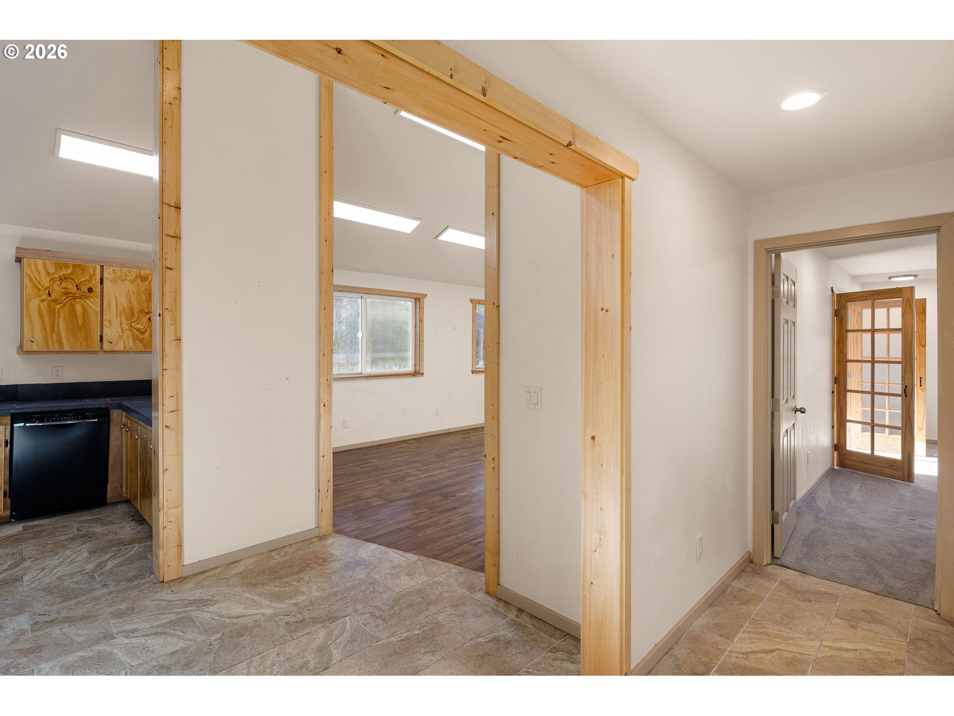 76154 Coho Lane Oakridge, OR 97463 - Photo 11 of 48