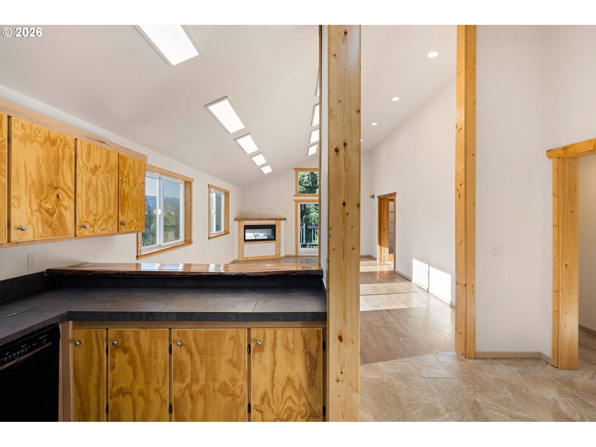 76154 Coho Lane Oakridge, OR 97463 - Photo 15 of 48