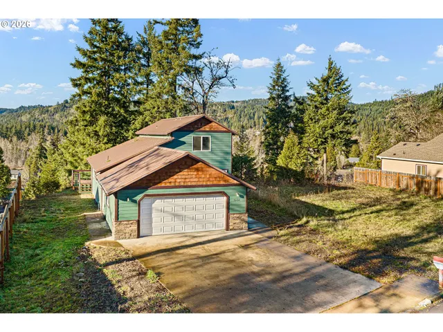 $400,000 | 76154 Coho Lane, Oakridge, OR 97463