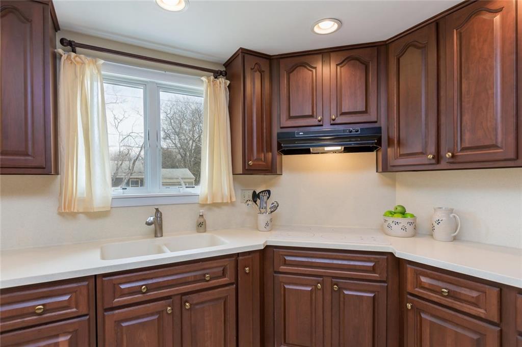 14 Southwell Road Cape Elizabeth, ME 04107 - Photo 9 of 35 Photo