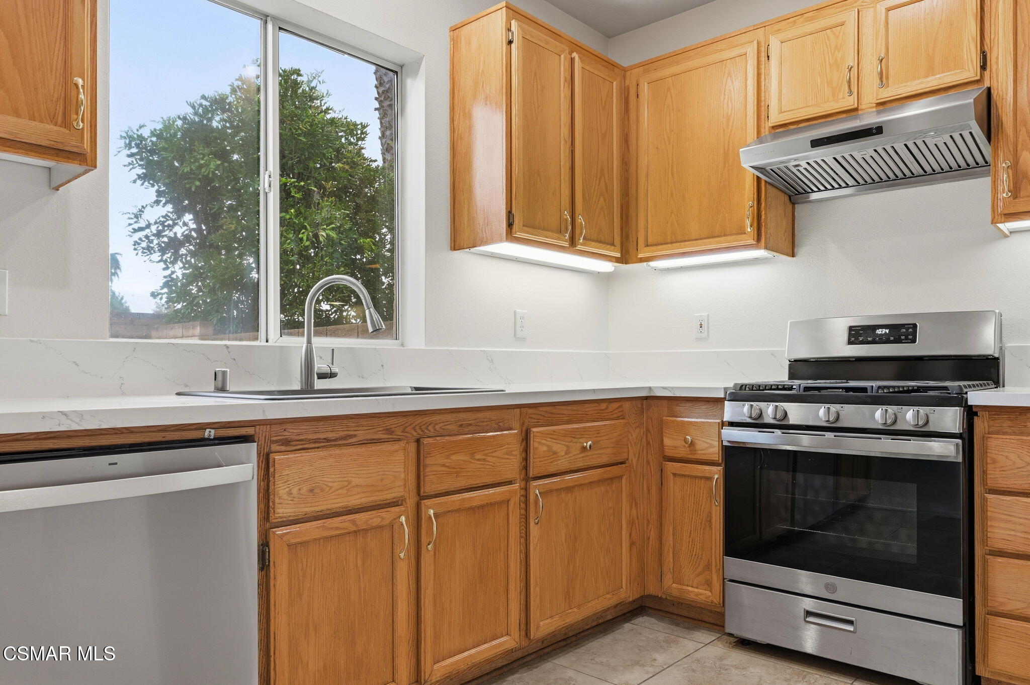 477 Scatterwood Lane Simi Valley, CA 93065 - Photo 13 of 40 13-web-or-mls-477-scatterwood-ln