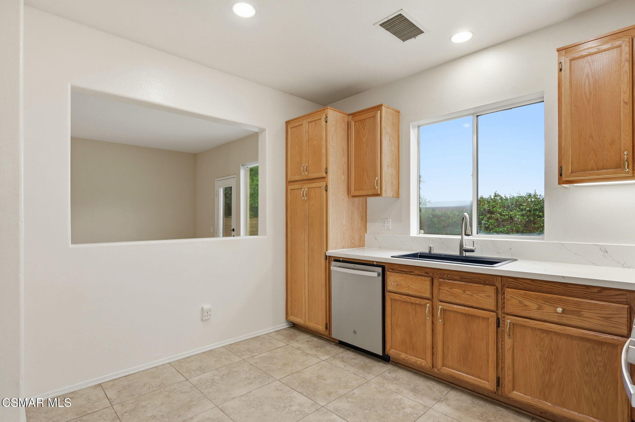 477 Scatterwood Lane Simi Valley, CA 93065 - Photo 15 of 40 15-web-or-mls-477-scatterwood-ln