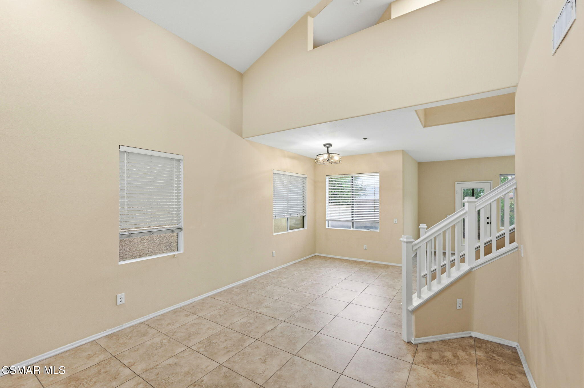 477 Scatterwood Lane Simi Valley, CA 93065 - Photo 7 of 40 7-web-or-mls-477-scatterwood-ln