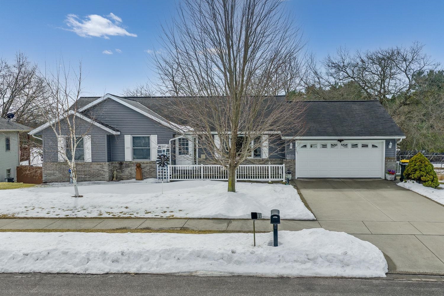 141 Thomas Reedsburg, WI 53959 - Photo 1 of 38
