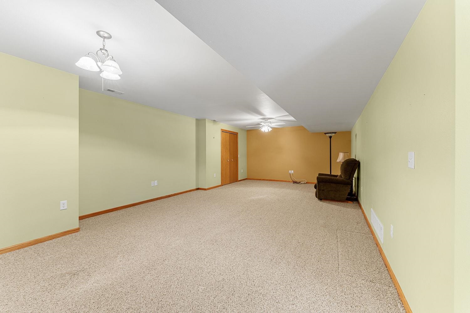141 Thomas Reedsburg, WI 53959 - Photo 25 of 38