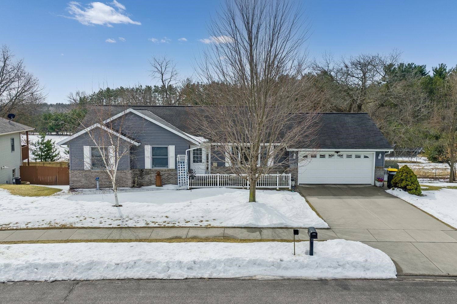 141 Thomas Reedsburg, WI 53959 - Photo 37 of 38