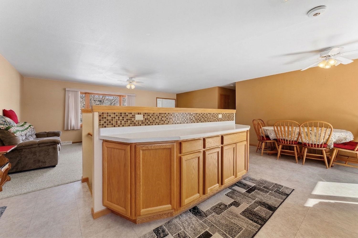 141 Thomas Reedsburg, WI 53959 - Photo 10 of 38