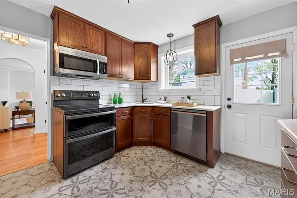 $435,000 | 1001 Barberry Lane, Kirkwood, MO 63122