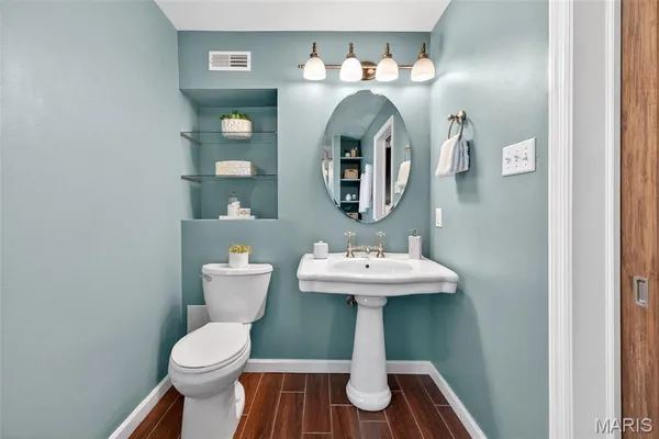 $435,000 | 1001 Barberry Lane, Kirkwood, MO 63122