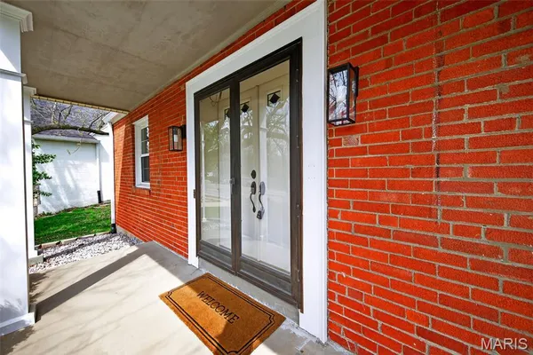 $435,000 | 1001 Barberry Lane, Kirkwood, MO 63122