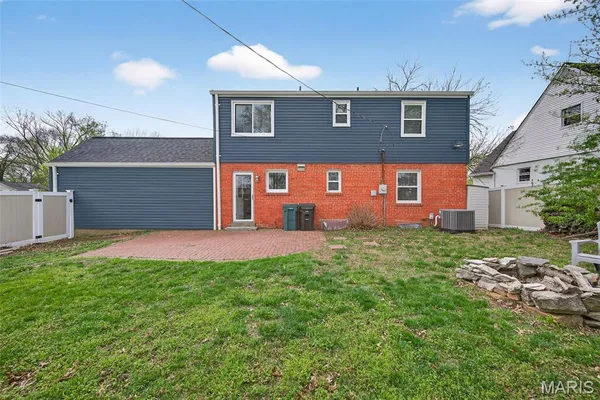 $435,000 | 1001 Barberry Lane, Kirkwood, MO 63122