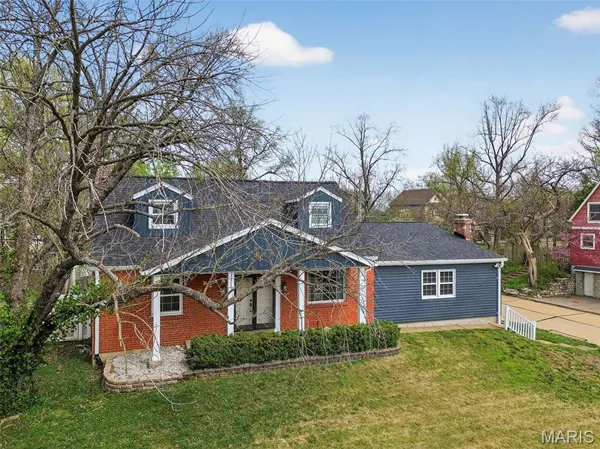 $435,000 | 1001 Barberry Lane, Kirkwood, MO 63122