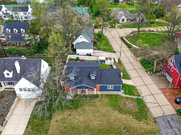 $435,000 | 1001 Barberry Lane, Kirkwood, MO 63122
