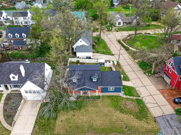 $435,000 | 1001 Barberry Lane, Kirkwood, MO 63122
