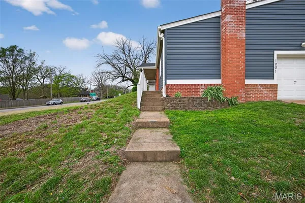 $435,000 | 1001 Barberry Lane, Kirkwood, MO 63122