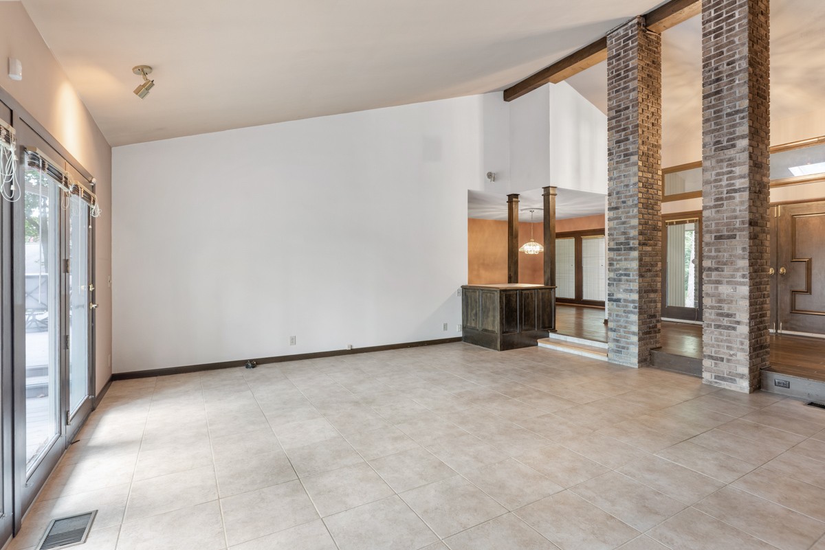 1012 Berwick Trail Madison, TN 37115 - Photo 8 of 35 a view of livingroom with furniture and window