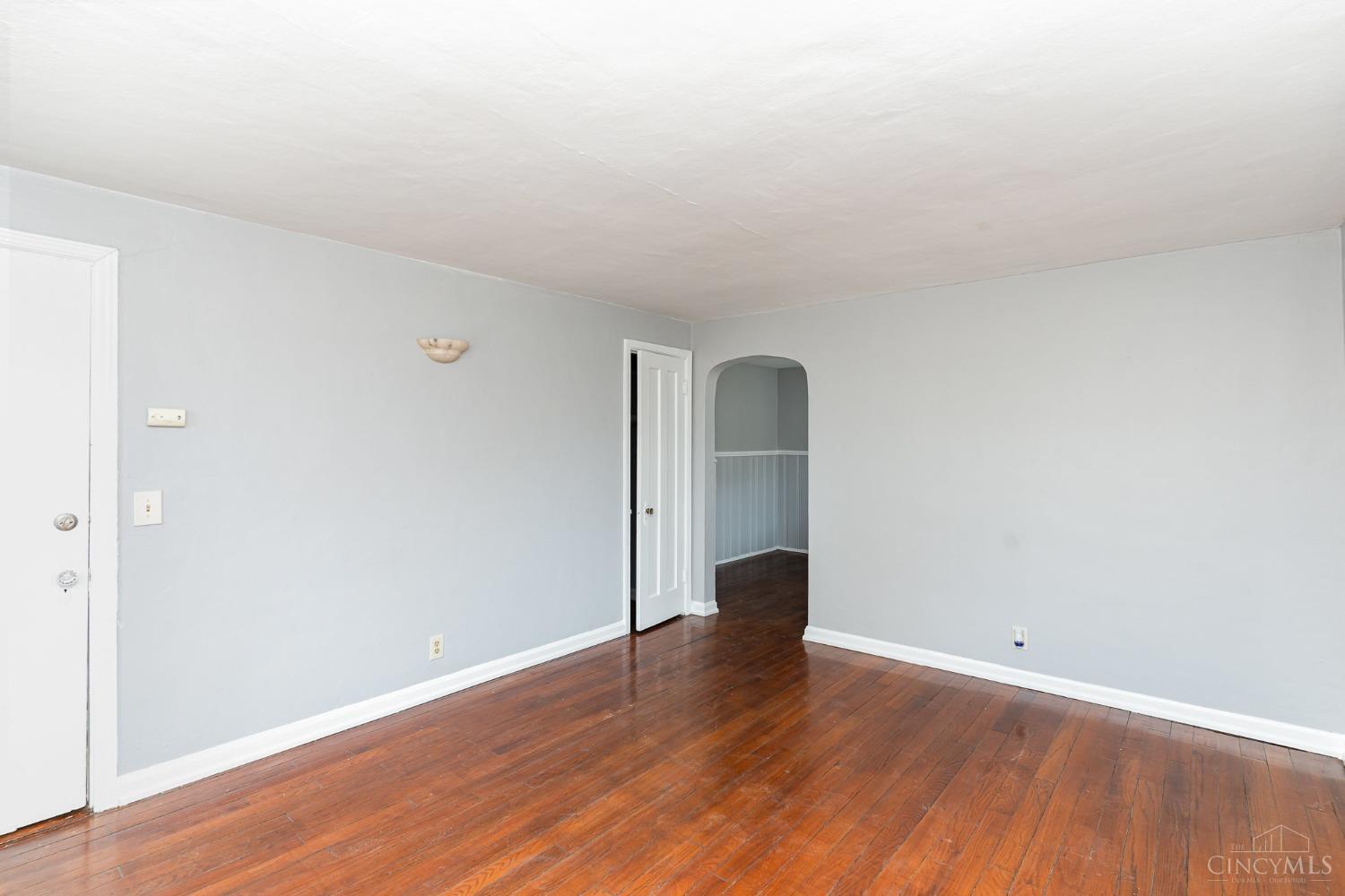 1627 Summit Road Cincinnati, OH 45237 - Photo 6 of 22