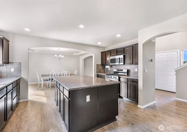 $748,800 | 930 Cove View Circle, Oak Harbor, WA 98277