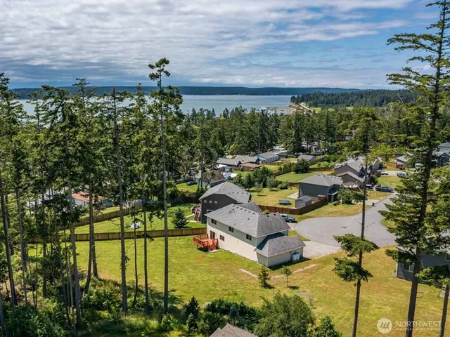 $748,800 | 930 Cove View Circle, Oak Harbor, WA 98277