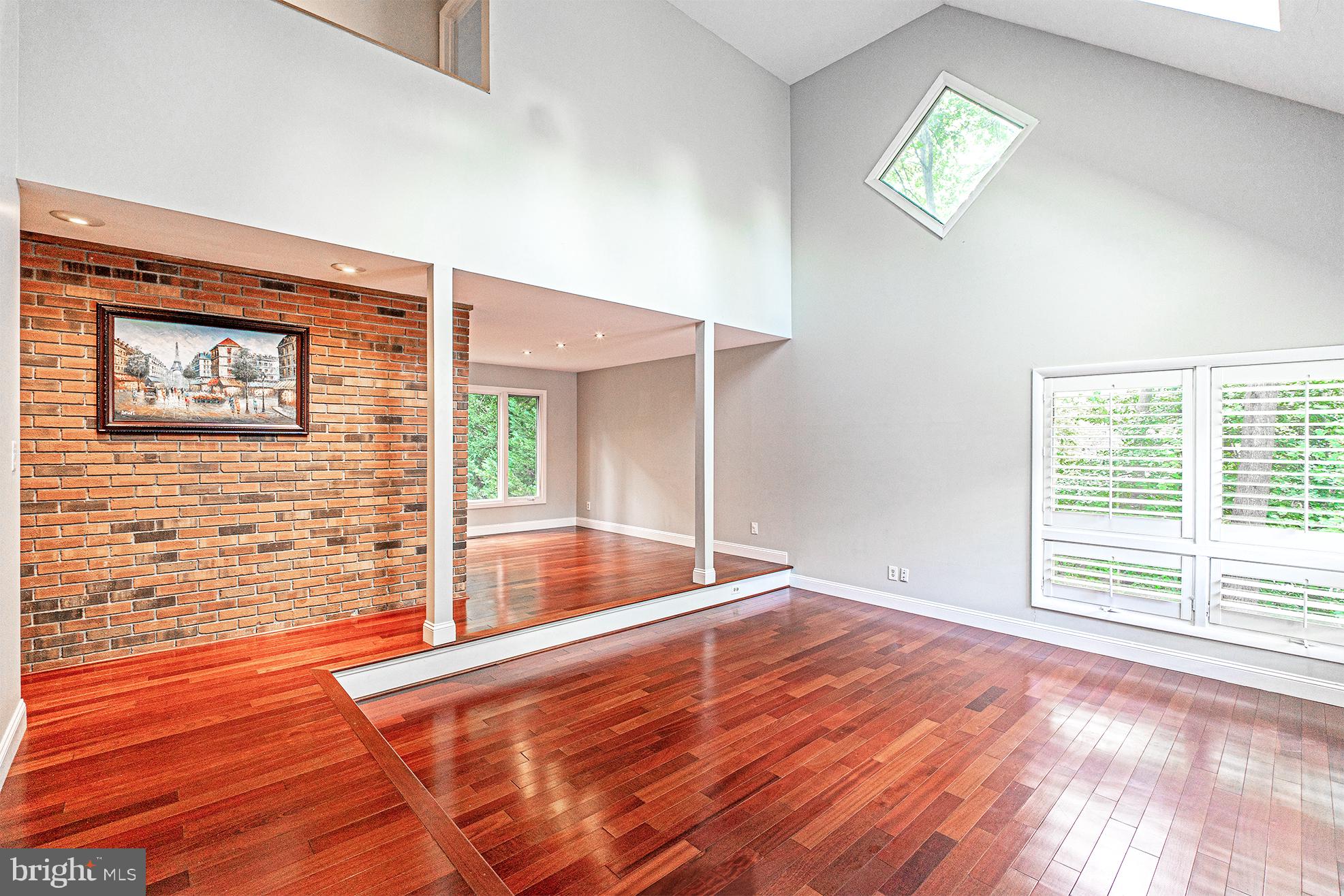 11127 Timberhead Lane Reston, VA 20191 - Photo 4 of 49