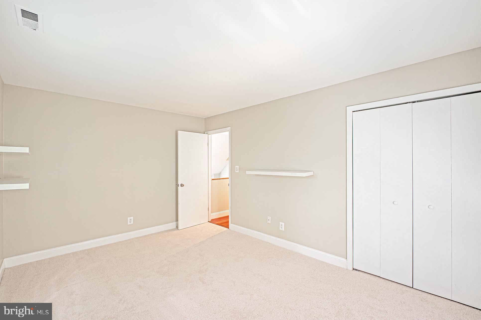 11127 Timberhead Lane Reston, VA 20191 - Photo 37 of 49