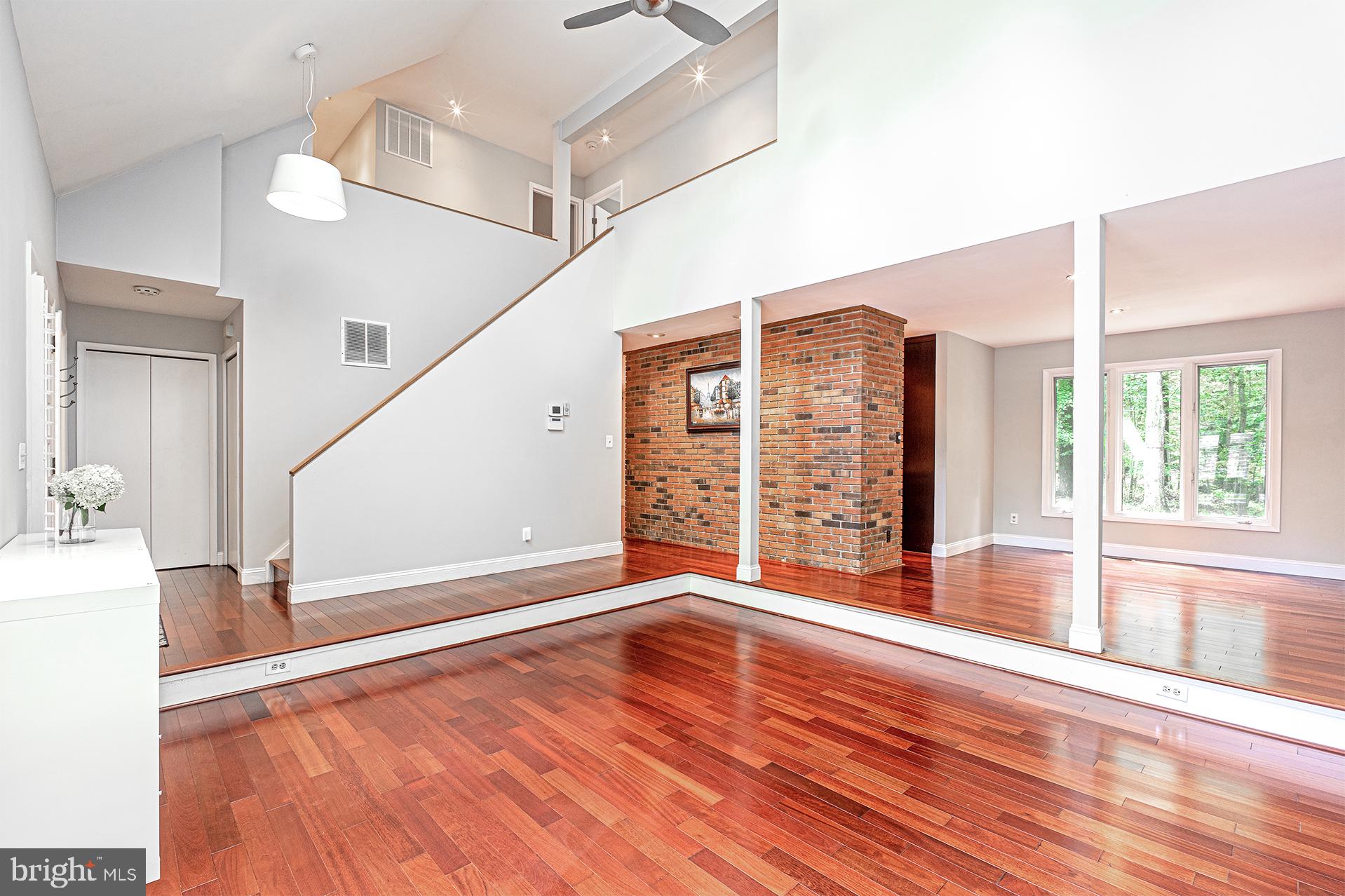 11127 Timberhead Lane Reston, VA 20191 - Photo 5 of 49