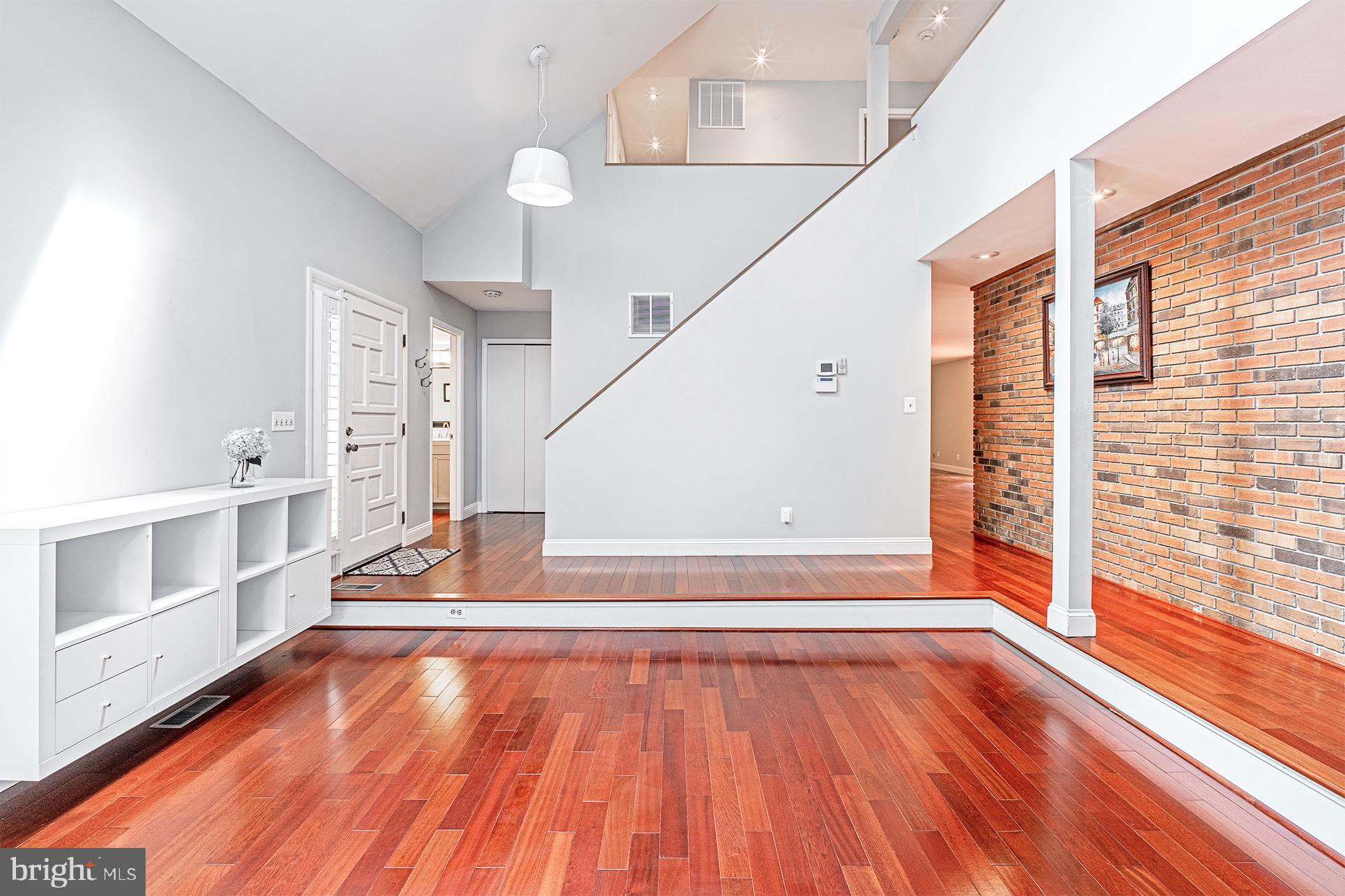 11127 Timberhead Lane Reston, VA 20191 - Photo 6 of 49