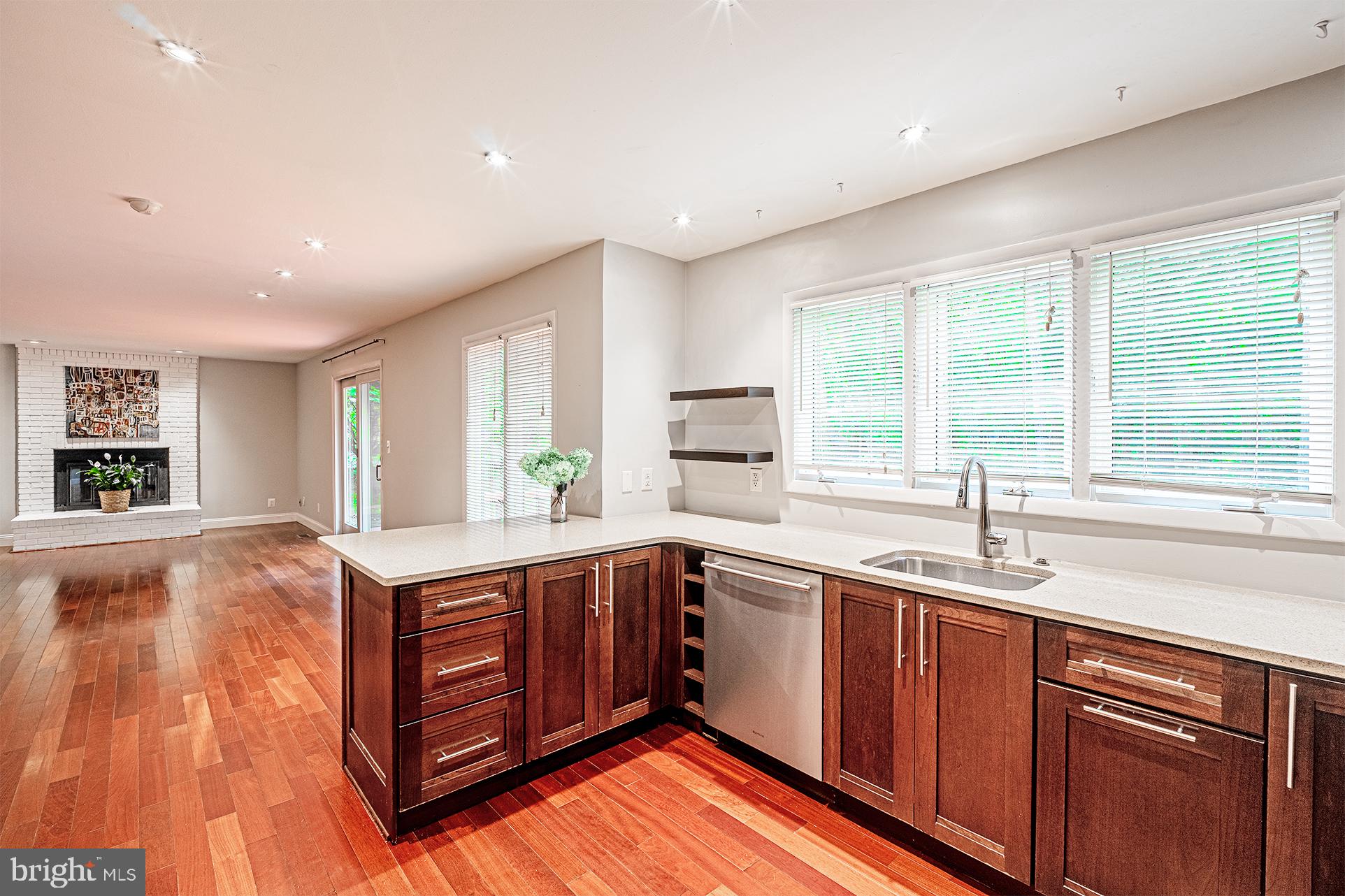 11127 Timberhead Lane Reston, VA 20191 - Photo 10 of 49