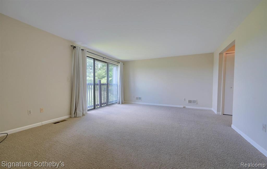 1875 Pine Ridge Lane Bloomfield Hills, MI 48302 - Photo 21 of 40