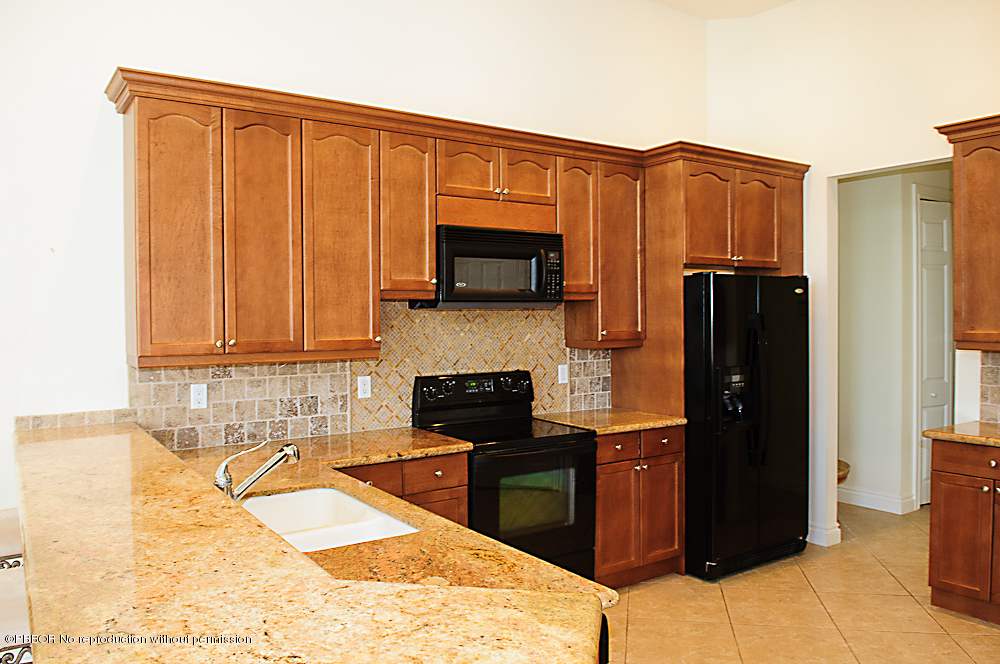 1211 Pine Point Road Riviera Beach, FL 33404 - Photo 12 of 15 Kitchen