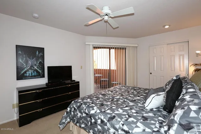 $2,700 | 12212 North Paradise Village Parkway West, Unit 302, Phoenix, AZ 85032