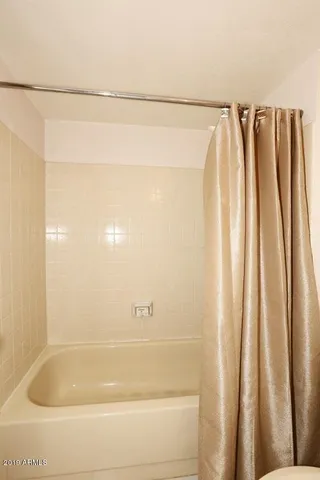 $2,700 | 12212 North Paradise Village Parkway West, Unit 302, Phoenix, AZ 85032