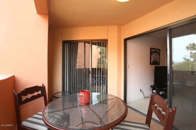 $2,700 | 12212 North Paradise Village Parkway West, Unit 302, Phoenix, AZ 85032