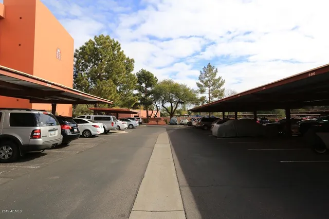 $2,700 | 12212 North Paradise Village Parkway West, Unit 302, Phoenix, AZ 85032