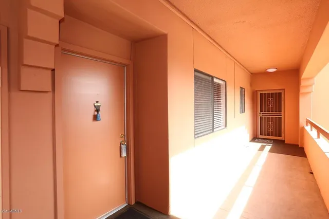 $2,700 | 12212 North Paradise Village Parkway West, Unit 302, Phoenix, AZ 85032