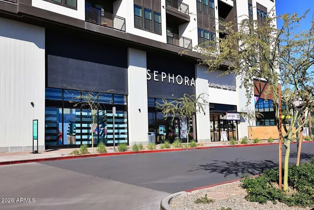 $3,000 | 12212 North Paradise Village Parkway West, Unit 302, Phoenix, AZ 85032