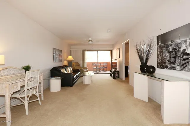 $2,700 | 12212 North Paradise Village Parkway West, Unit 302, Phoenix, AZ 85032