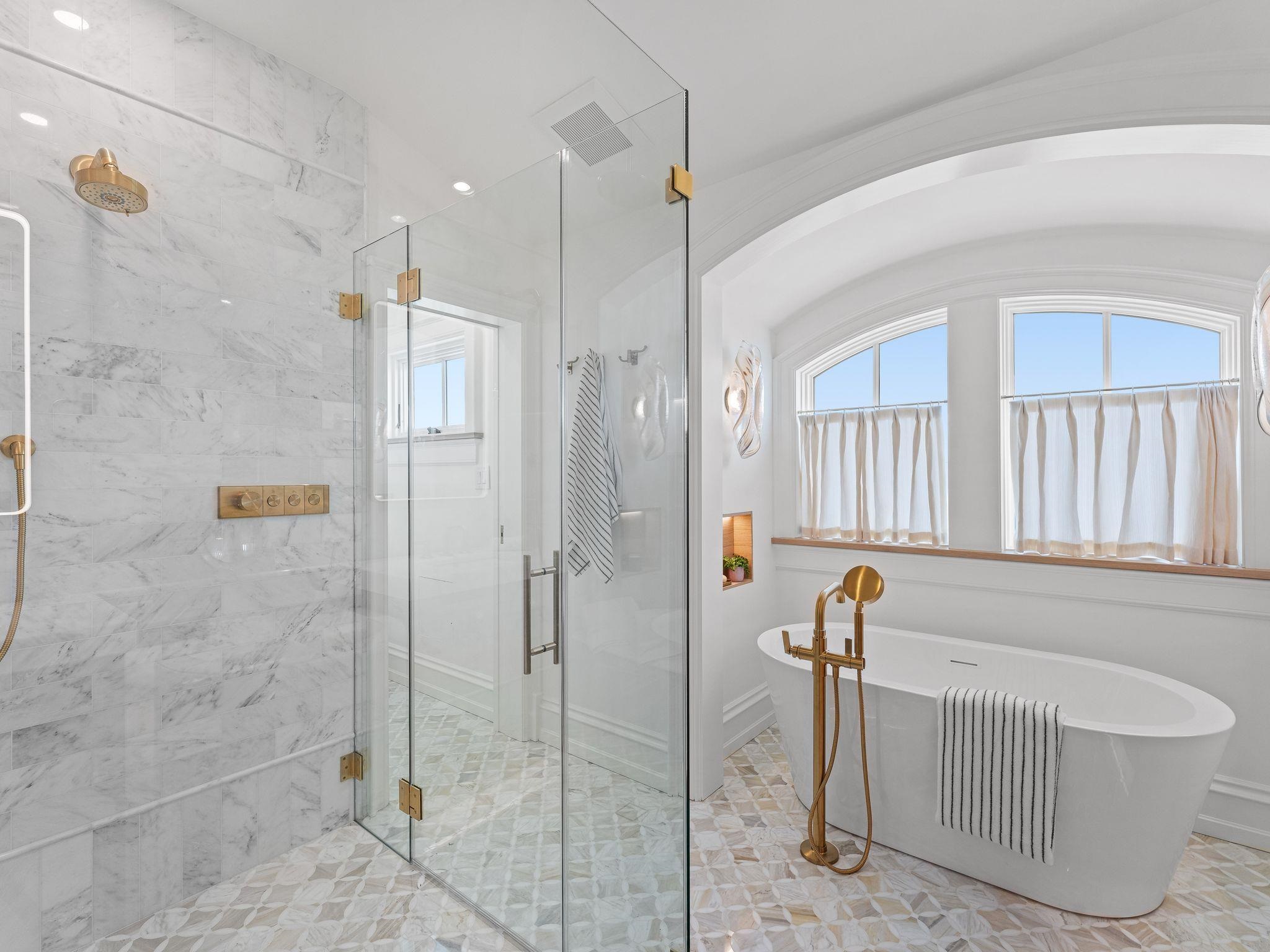 12 East Newcastle Road Ocean City, NJ 08226 - Photo 33 of 50 a bathroom with a shower and a tub