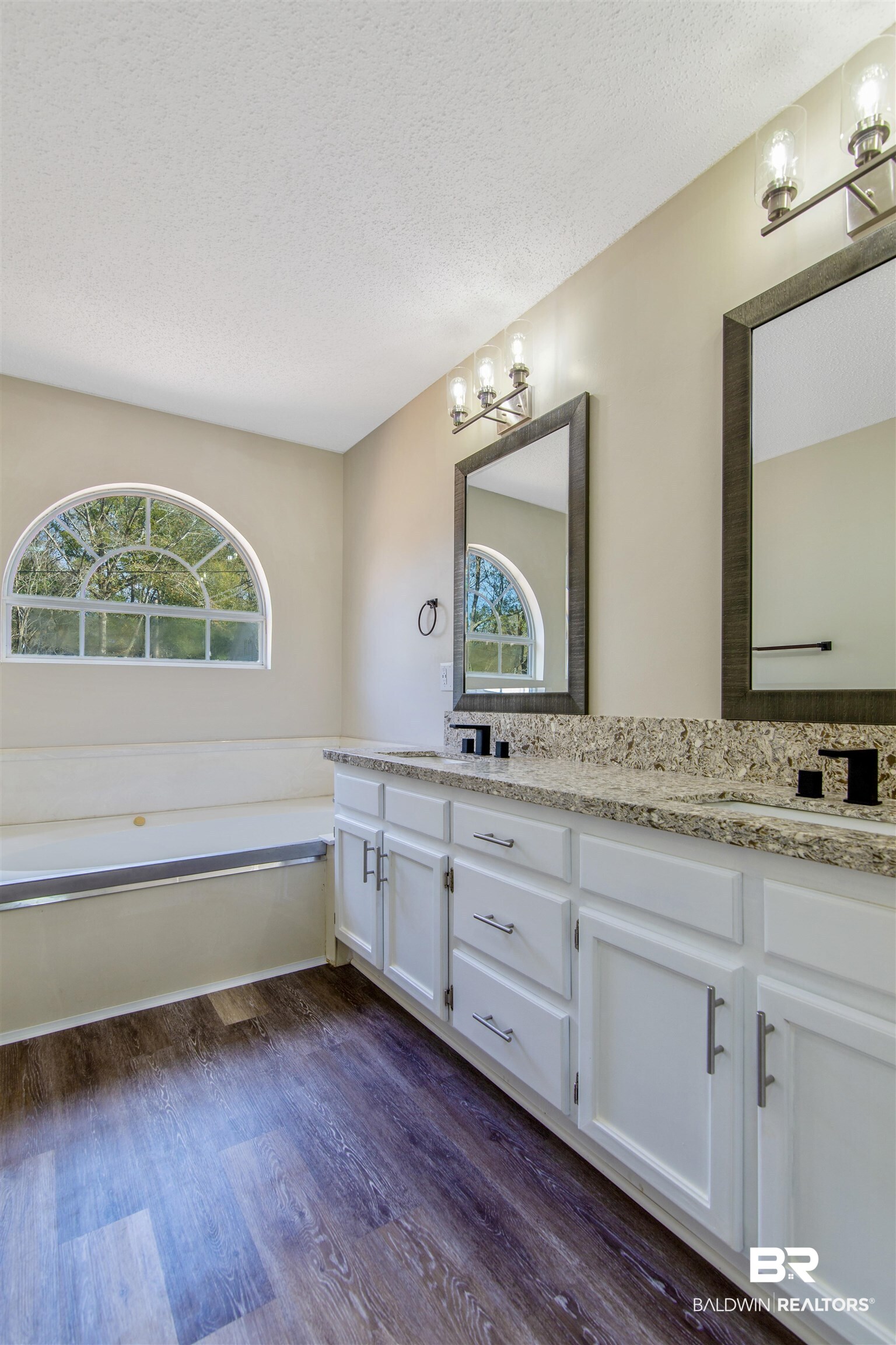 113 Donette Loop Daphne, AL 36526 - Photo 26 of 34 Gallery Image 26